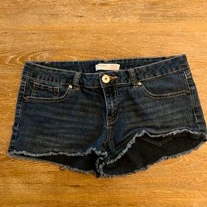NO BOUNDARIES Size 13 Juniors denim short shorts